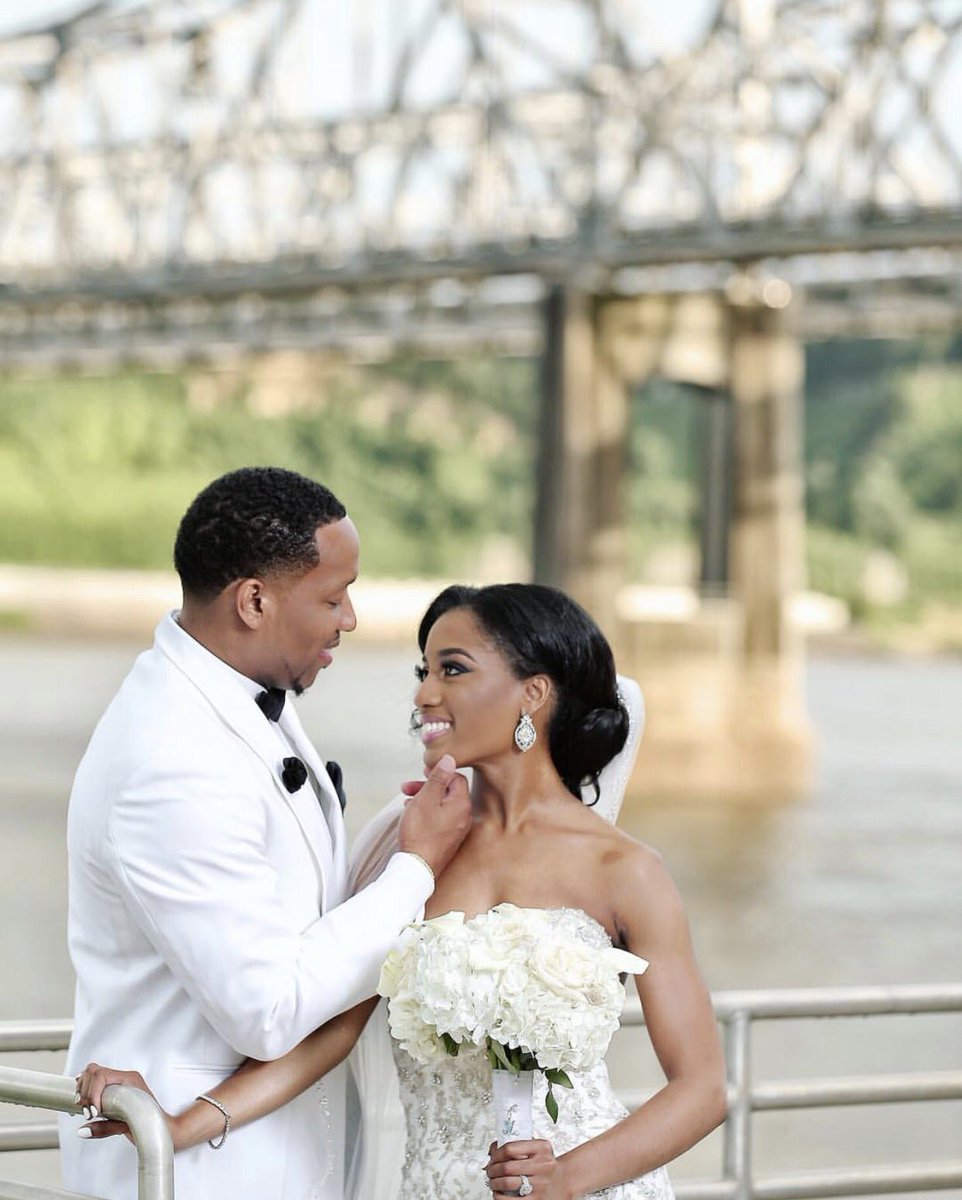 visitnatchez's tweet photo. The #MississippiRiver is the perfect backdrop for your perfect day! #visitnatchez #WeddingWednesday 📸: @sterlingbrides https://t.co/whB8AISrwj
