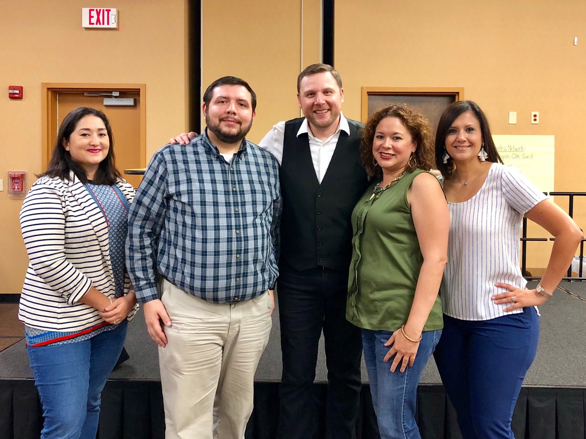 grossimath314's tweet photo. Greatly inspired for the new year by @signingthesong with @ESC1ProjectRISE @ClarisaRios7 @maida_ennette @ClaleGuerrero #LoboNation https://t.co/rPhpZ9JM4B