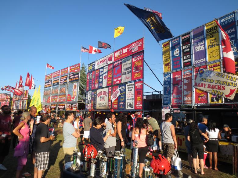 #RichmondHill #Ribfest is a super feast!  This weekend at Richmond Green Park richmondhill.ca/en/things-to-d… <a href="/spexontoronto/">Spexon Toronto</a> <a href="/myRichmondHill/">myrichmondhill</a> #RHBeer2018