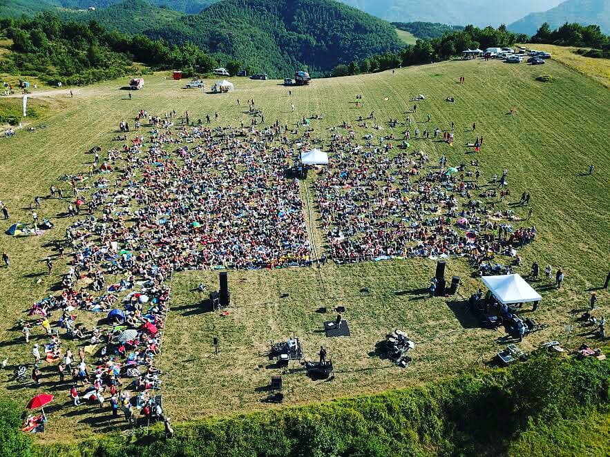 irene_grandi's tweet photo. [...] Terrò con me il ricordo di questo concerto come un gioiello [...]
@risorgimarche @NeriMarcore31
#RisorgiMarche #risorgimarche2018 #Marche #PianidiCagnano #AcquasantaTerme https://t.co/Pz2hgsZ8uQ