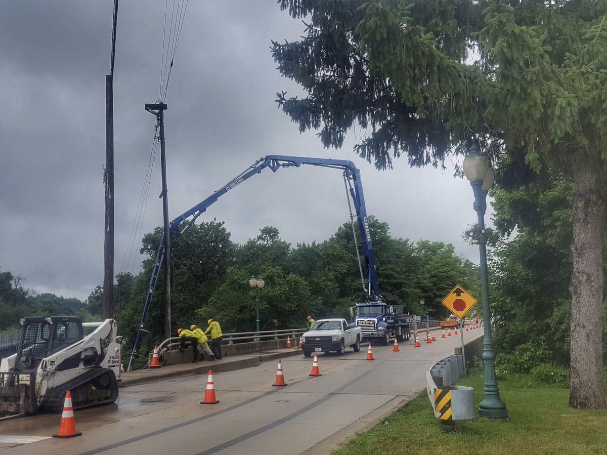 CJDRILLING's tweet photo. Good morning from CJD @ComEd #ComEd #CJDRILLING #PumpTruck #Illinois https://t.co/djVcCcM7sT