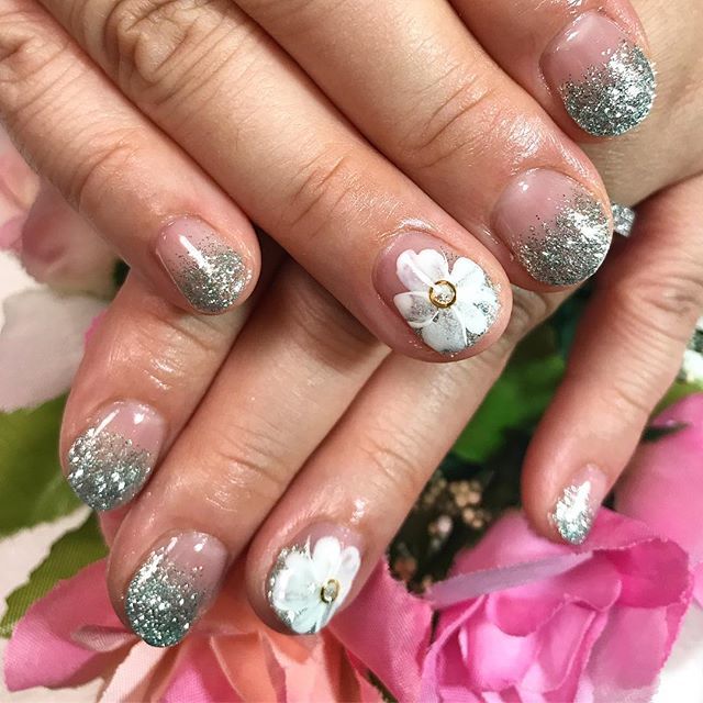 シンプルデザインネイル