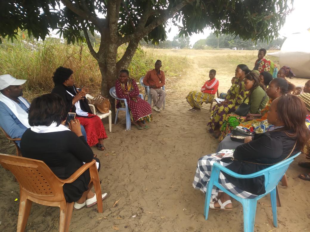 la légende Africaine🤎 (@raissatshikand4) on Twitter photo Pour amener les femmes à bien entreprendre # l'initiative_de_femme à regroupé les femmes de #Mekao_centre et discuté sur le revenu de leurs commerces pour la scolarisation des enfants et le bien être familiale <a href="/ONUFemmes/">ONU Femmes</a> @FemmesLeadeRdc <a href="/RadioAfriqueFr/">Radio Afrique France</a> <a href="/WomensHealthMag/">Women's Health</a> <a href="/somed/">Rolf Lührs</a> Pour amener les femmes à bien entreprendre # l'initiative_de_femme à regroupé les femmes de #Mekao_centre et discuté sur le revenu de leurs commerces pour la scolarisation des enfants et le bien être familiale <a href="/ONUFemmes/">ONU Femmes</a> @FemmesLeadeRdc <a href="/RadioAfriqueFr/">Radio Afrique France</a> <a href="/WomensHealthMag/">Women's Health</a> <a href="/somed/">Rolf Lührs</a>