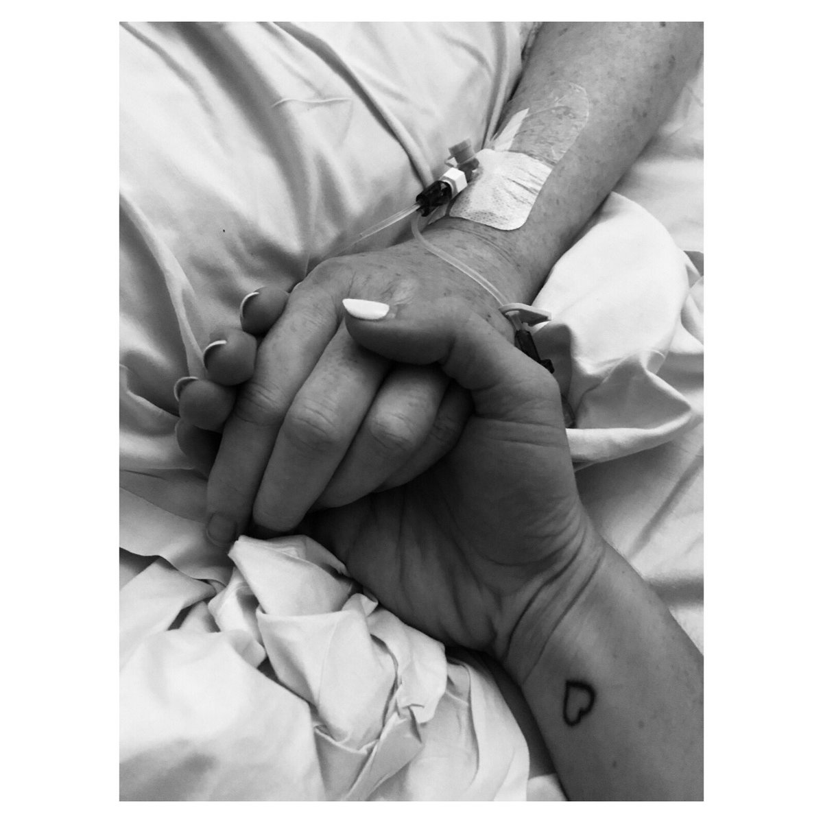 You held my hand into this world, and i got the chance to hold yours as you  left 💔... Life will never be the same without you mum! My heart is  broken..., image size:1200x1200