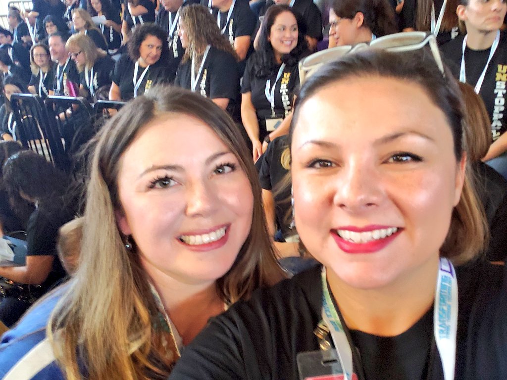 De_White_LaNube's tweet photo. Ready for our #TeamSISD DNA Conference #supertechies @lorialvar12_BSS @PDNorte_PK8 #unstoppable https://t.co/U42w4f9jVP
