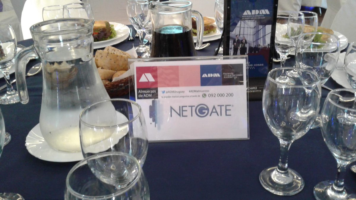 Otro almuerzo de <a href="/ADMUruguay/">ADM Uruguay</a>  junto al  Gte Comercial de Cambio Gales, Director de VIDA, Gerente comercial de ADT, y Gerente de Marketing de ADM.