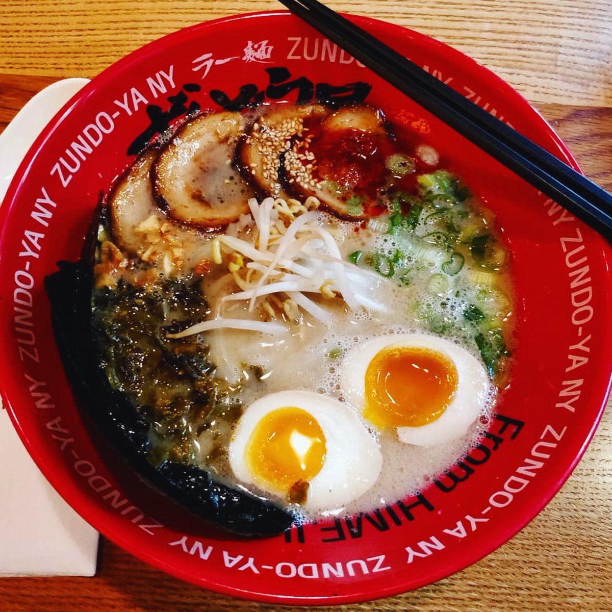 ramenzundoya's tweet photo. Great picture by our follower😍✨
This is one of our signature dishes, Zenbunose Ramen, Motoaji ramen topped with all Zundo-ya toppings✨
If you wanna try more special ramen in NYC, this is it!!!

#bestramen #nyc #foodies #ramen #zundoya #love #ラーメン https://t.co/onPL33Dq2c