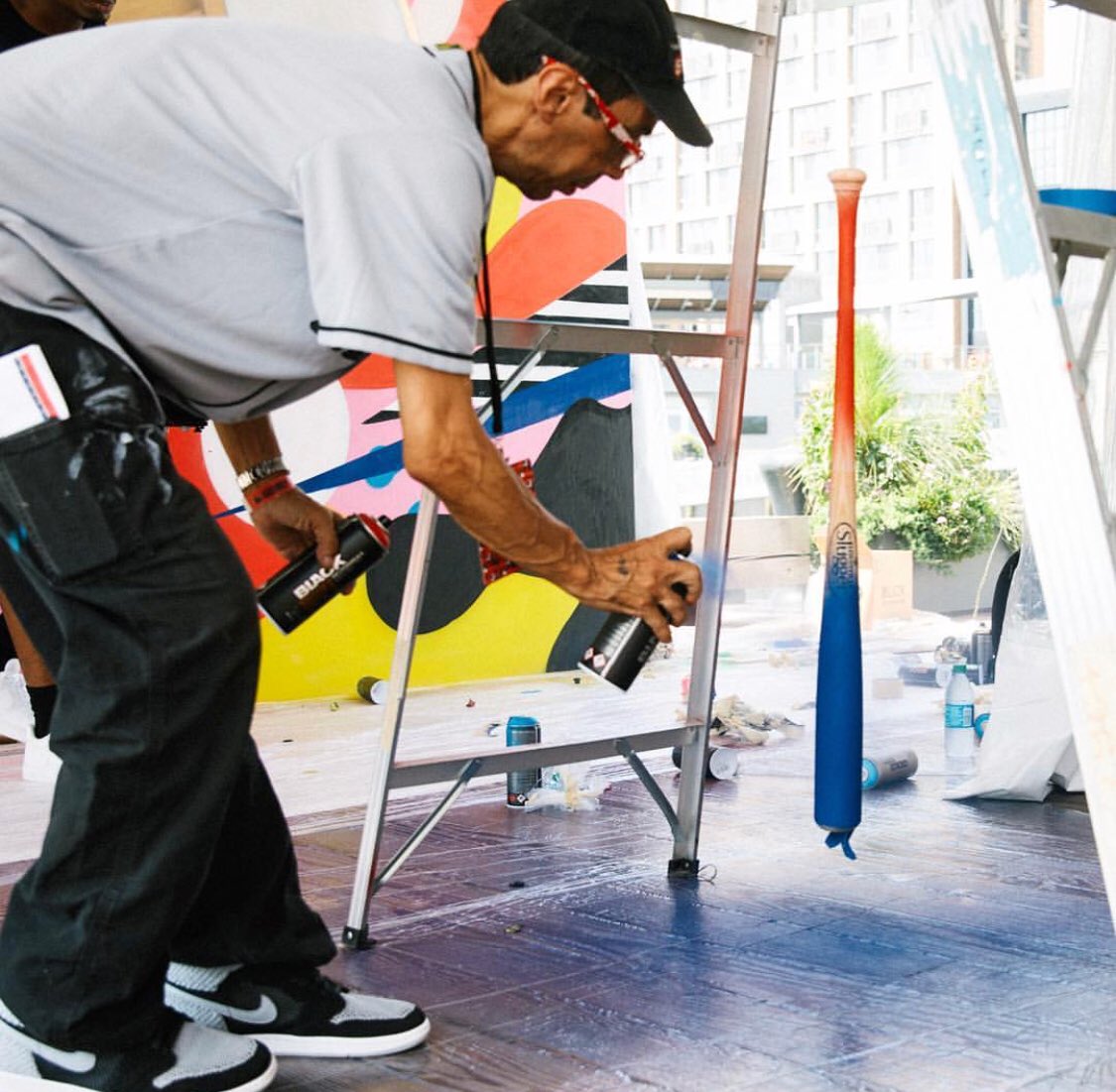 mlbassembly's tweet image. 👨‍🎨 at work #MLBAssembly 💎 @mlb #mlb #futura #liveart