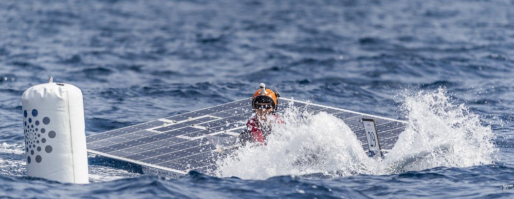 hydromotionteam's tweet photo. Het kon er in Monaco hard aan toe gaan met de golven. Gelukkig is onze #Piloot Wouter opgegroeid met water om zich heen en wordt hij niet snel zeeziek. Daarnaast heeft onze boot van de golven harde klappen te verduren gekregen maar kon onze Carbon romp dit allemaal aan! #GoSBT https://t.co/PSDRwInq3r