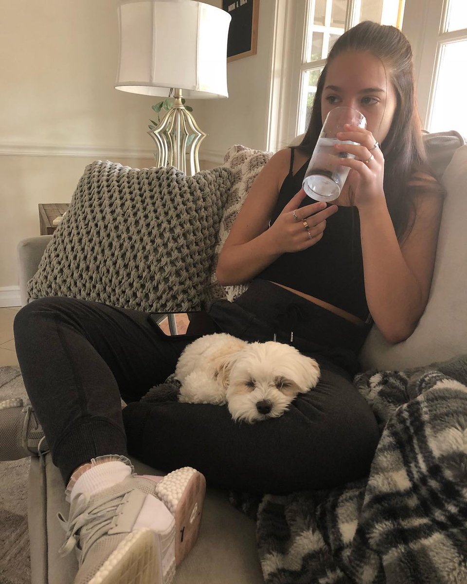 KenzieOrlando's tweet photo. No logro superar a kenzie y a maliboo esta foto HELP https://t.co/WJpmbIcLD6