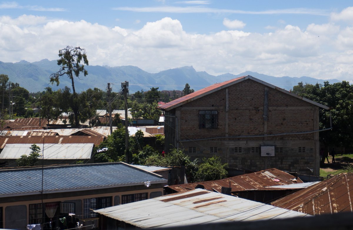 This is #Obunga, an urban slum in #Kisumu, #Kenya & home to 20,000 people living in 1 square mile. Most homes are made of iron sheet roofs & mud floors. @teamndoto, or “Dream” in Kiswahili, has sponsored 421 students to gain education in Kenya’s schools, & universities. #ToBeyond