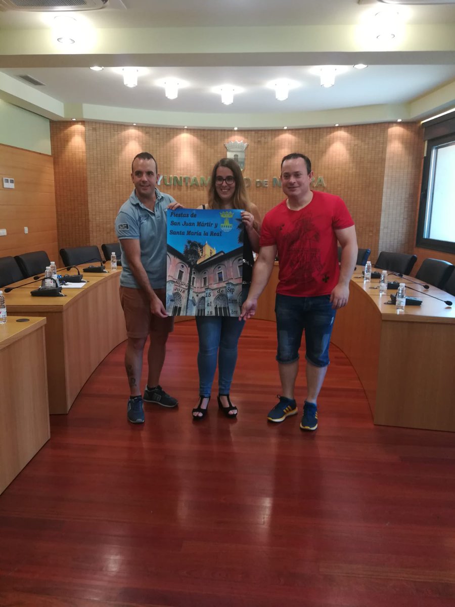 Ayto_de_Najera's tweet photo. Reunido el jurado del «Concurso de Fotografía para el Cartel Anunciador de "Fiestas de San Juan Mártir y Santa María la Real 2018”» fallan a favor del presentado por la estudiante najerina Ane Cano Mandaluniz. ¡Enhorabuena! #NájeraEnFiestas #NájeraSomosTodos #ComarcaDeNájera https://t.co/ScjP9jGpa3