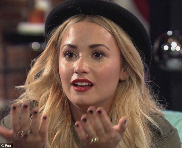 hoeberta's tweet photo. A DEMI VAI PRA REABILITAÇÃO ELA VAI PROCURAR AJUDA MEU DEUS EU TO FELIZ ELA VAI PROCURAR AJUDA MEU CORAÇÃO TÁ QUENTINHO COM ESSA NOTÍCIA VOU DAR TODO O MEU APOIO PRA ESSE HIATO eu só quero ver o meu bebê bem de novo 💕💕#YouAreNotAloneDemi https://t.co/bpGQb2o74b