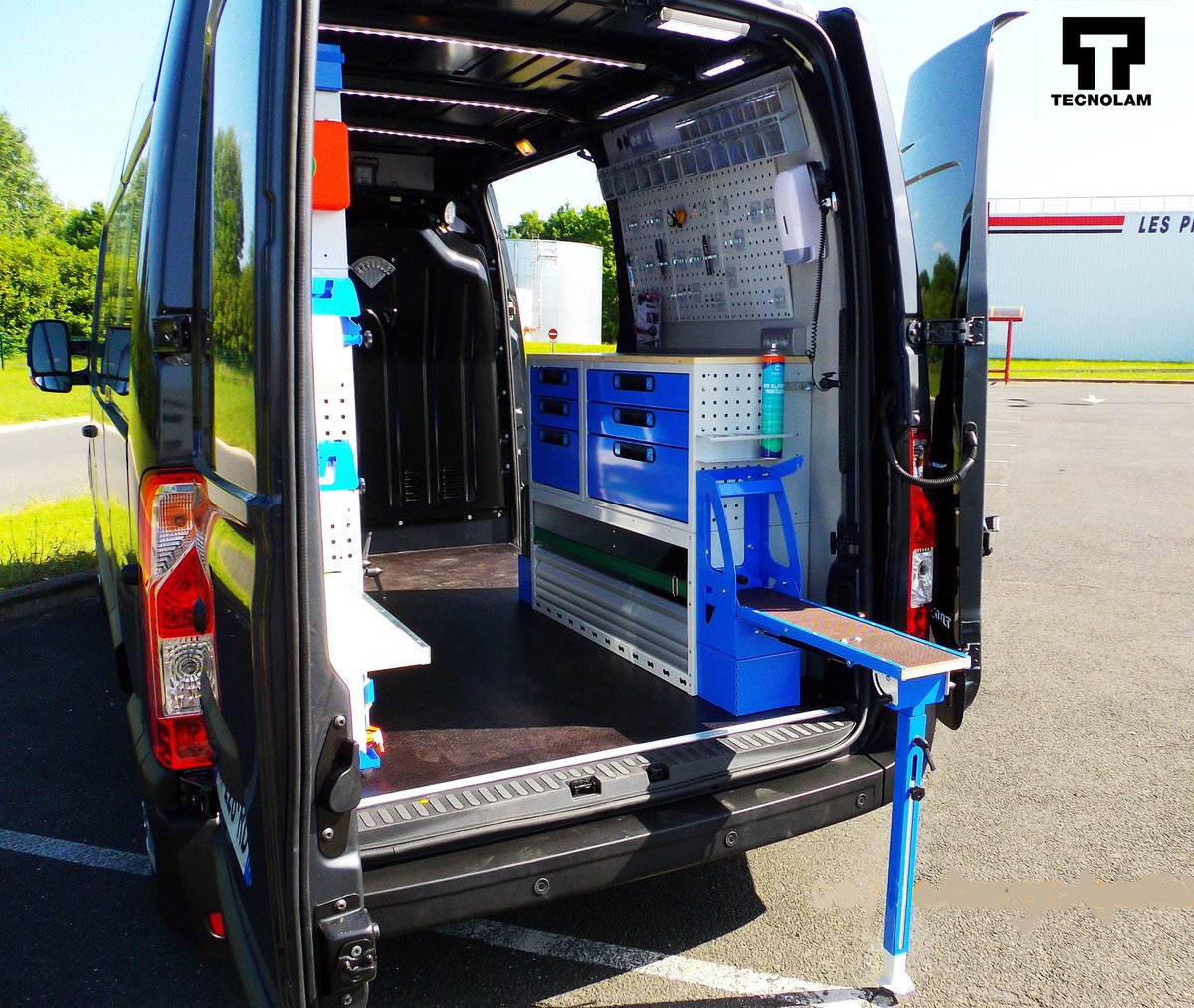 Tecnolam_At's tweet photo. Alle Tecnolam-Produkte sind dafür konzipiert, auch extreme Kräfte in Fahrsituationen unbeschadet zu überstehen.

👉 https://t.co/6wwTcqCkVW

#Tecnolam #Fahrzeugeinrichtungen #Produktion #Umwelt #Kraftstoff #Voertuig #Osterreich #Fahrzeugeinrichtung #Transport https://t.co/YzIbSg4Ewz