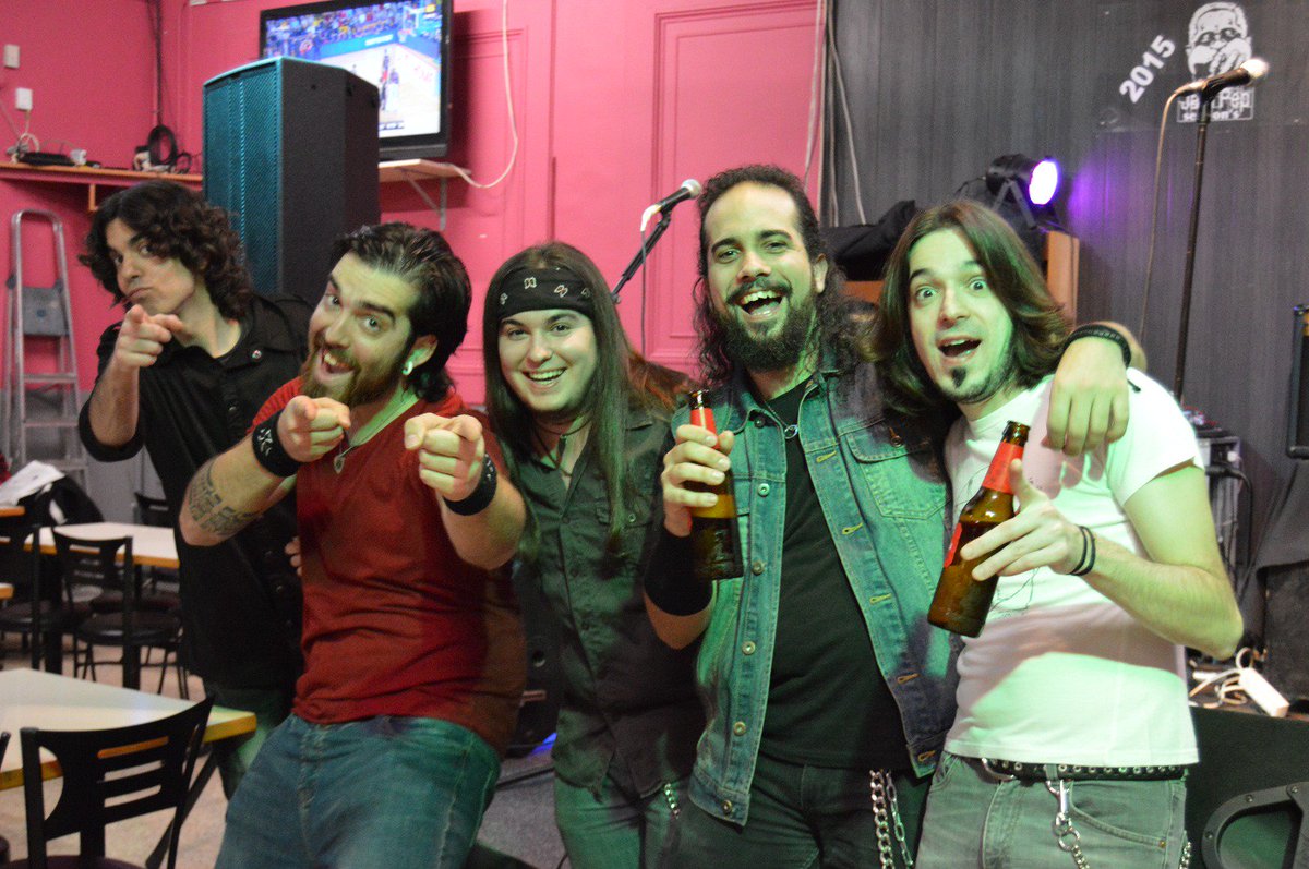 Se cierra el telón. Ha sido un placer. Gracias a todos por el apoyo!!

#SeAcabó #Final #TheEnd #QueNosQuitenLoBailado #Rock #PeroQueHaPachao #Mugamigos #NosVamos