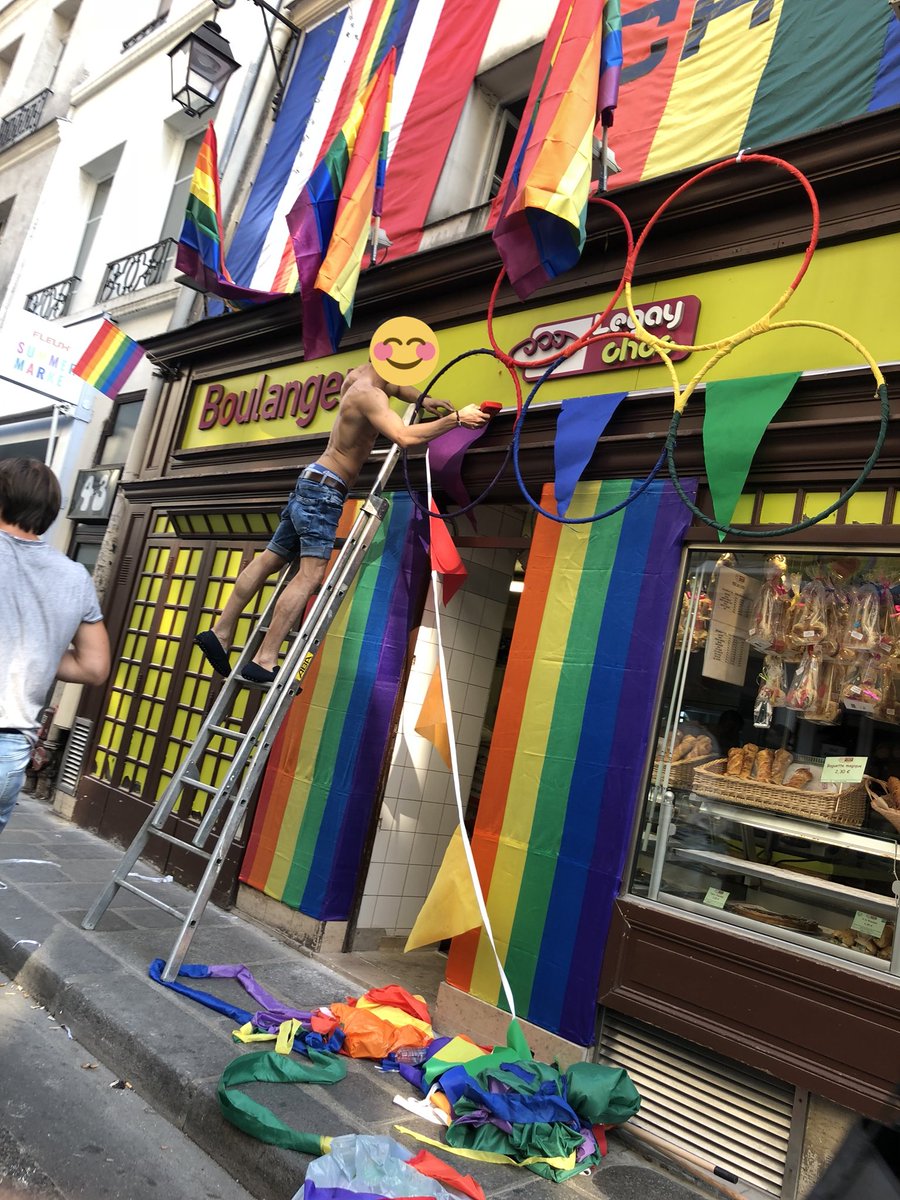 #PrideMonth2018 in Paris continues with the #GayGames2018 🍭🌈