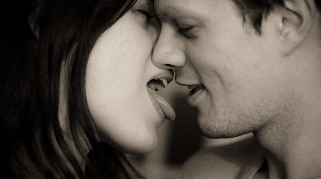 matchmehappy's tweet photo. French Kissing – Why the French do Romance so much better than us?https://t.co/N8uCi6JPbh #frenchkiss #DatingAdvice #datingtips #onlinedating #datingonling https://t.co/m7nPqTCSU1
