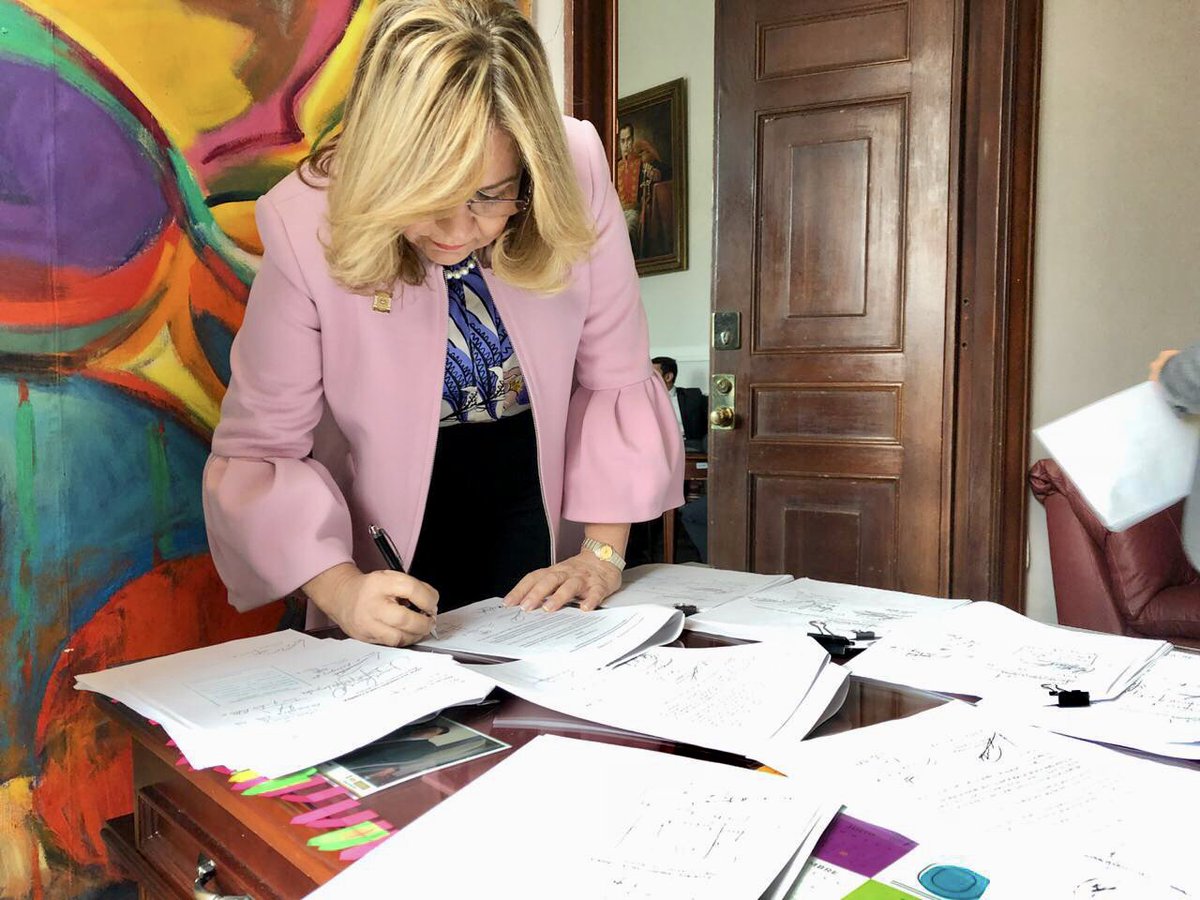 tinasotogo's tweet photo. En trabajo conjunto con la bancada del @soyconservador , logramos presentar importantes iniciativas como: 
- Penalización de la dosis mínima.
- Política de relevo generacional en el campo 
- Creación de la Red Pública Mayorista Abierta de Telecomunicaciones. @CamaraColombia https://t.co/Q8G4c8HtYv