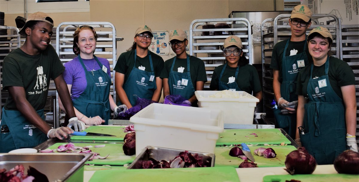 PineStreetInn's tweet photo. It's wonderful to have our team from @TheFoodProject here again this week supporting our kitchen operations with hands-on service, thank you so much for being a part of #teampinestreet! https://t.co/g1fDMG8aA5