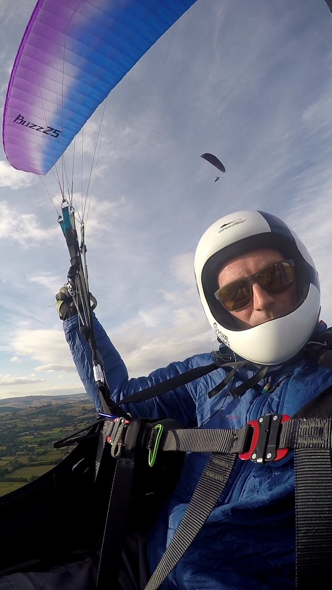 Philbandy808's tweet photo. Suberb Sunset Soar. The mighty Ozone Buzz Z5 @flyOzone on the #longmynd last night. Nice smooth air with good lift. Nice prep for round 3 of the British Paragliding Cup next month. #flysafeflyhigh @RAFHangPara @RAFCentralFund https://t.co/LeNhKK4xLr