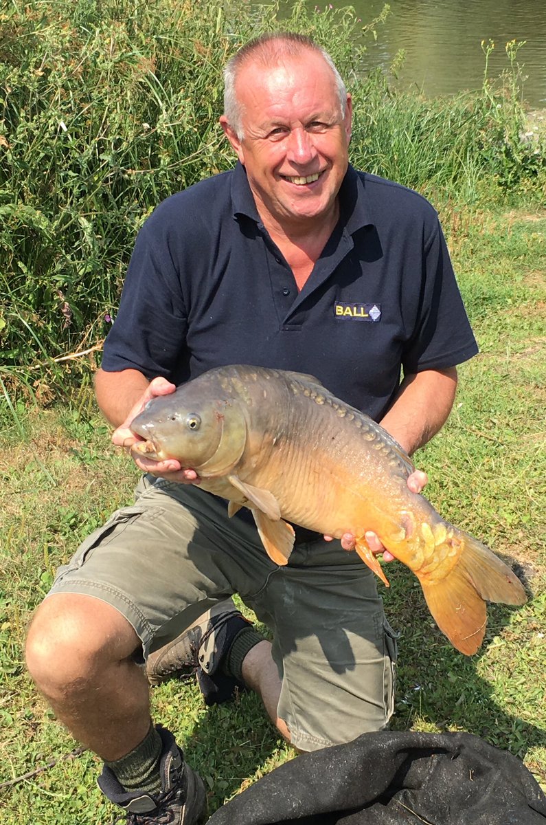 FBallUK's tweet photo. Congratulations to our very own @FBallTechDH David Hibbert who wins Biggest Fish at today’s Southern Funfish with this impressive catch! https://t.co/mZylzJOAOo