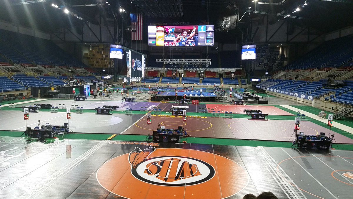 Robbie and I made it safe weighing in now!