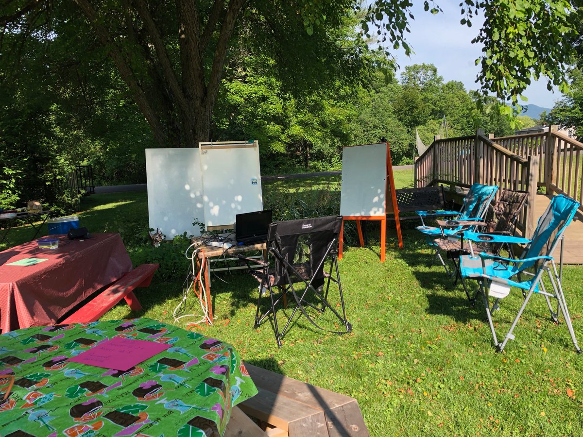 Baker7Wendy's tweet photo. SNHU VT Campus outdoor classrooms #waterburyIII #teachersrock #snhustrong https://t.co/mVX2jA7Aul