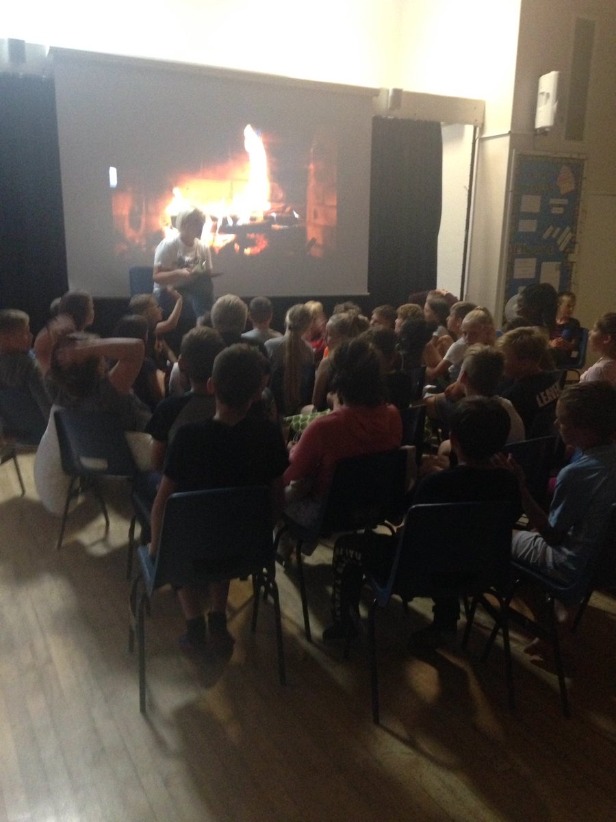 Highlees's tweet photo. One last thing before bed - bedtime story by Mrs Brown. #70things @hefedacademy @T_E_F_L_A https://t.co/td7xzzDw3S