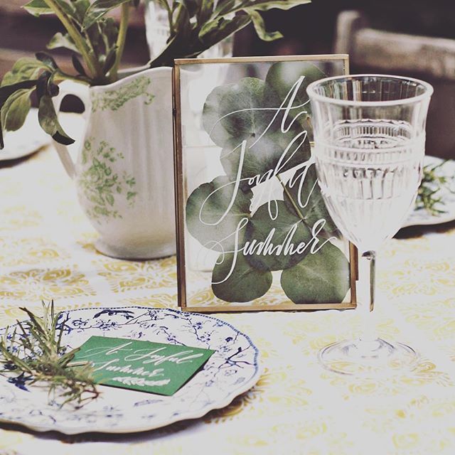 lundinmathilda's tweet image. How stunning is this capture of my calligraphy by @abbymonroe ? @emilyquinton opened up her beautiful home for a @makelight gathering earlier this week that I designed some calligraphy items for. It was a lovely afternoon meeting fellow Makelight members… ift.tt/2LdXdj3