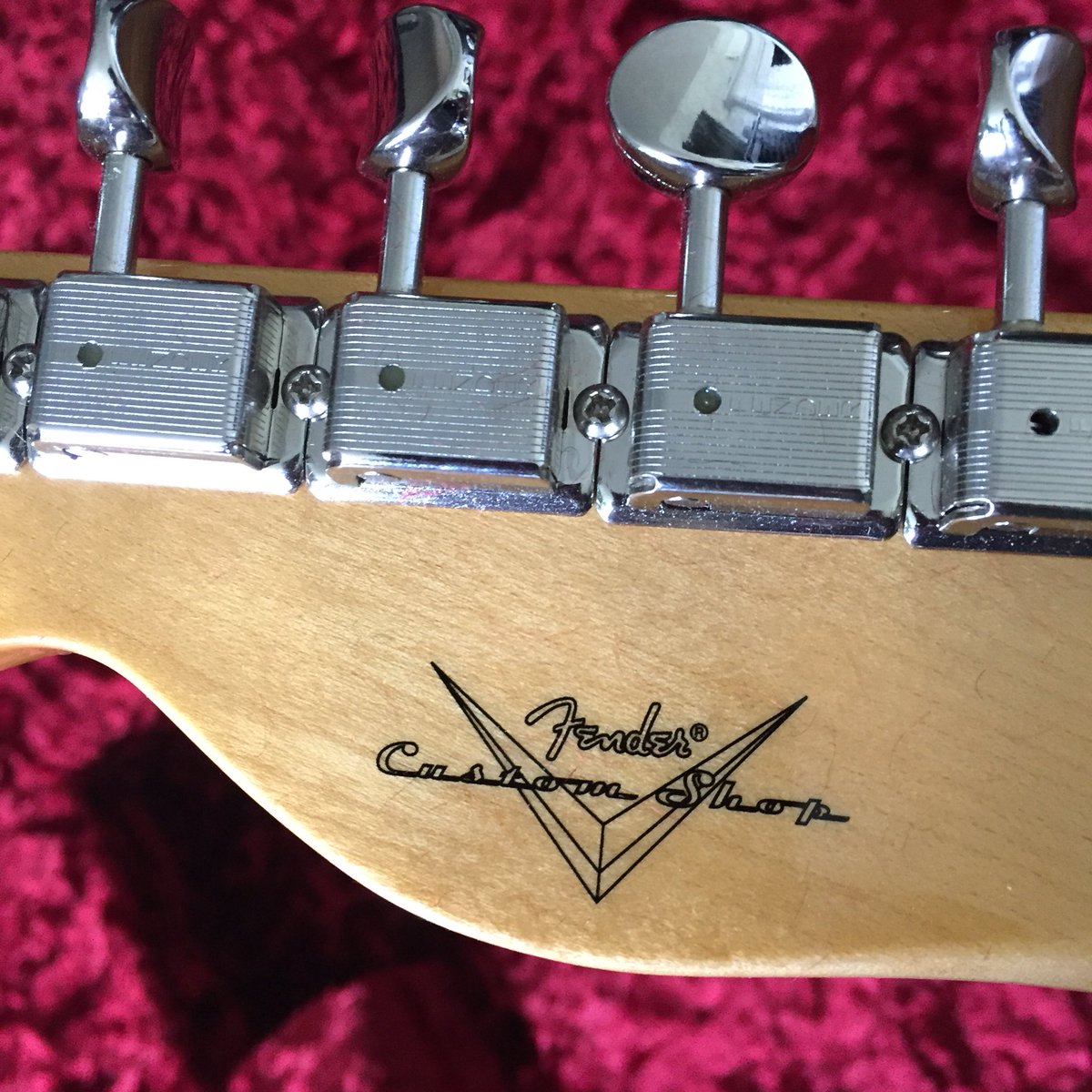 TheLeesOfMemory's tweet photo. DUDE. #CustomShop #NOS #63Telecaster #casecandy #WhenYoureReady https://t.co/GnWCGqt3s5