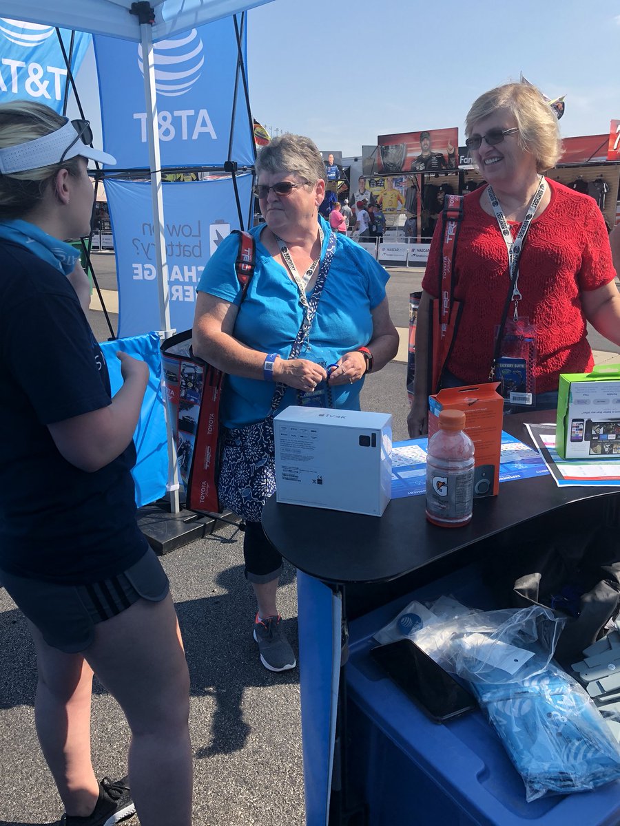 CjGilk_NW's tweet photo. Tori out here #winninglocal #lifeAtAtt #nascar @KySpeedway https://t.co/ZSwdzejrtN