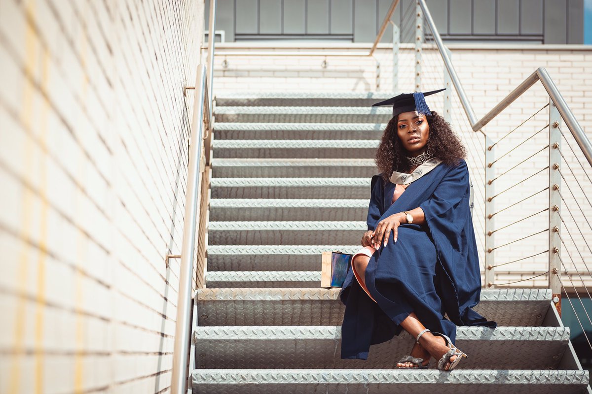 EssodPhoto's tweet image. It's that time of year again! Graduations all week from Liverpool to Manchester to Warwick! Bukky kicking it off in style ! @Osegbenga and @UgoTheGogo know 😌😌