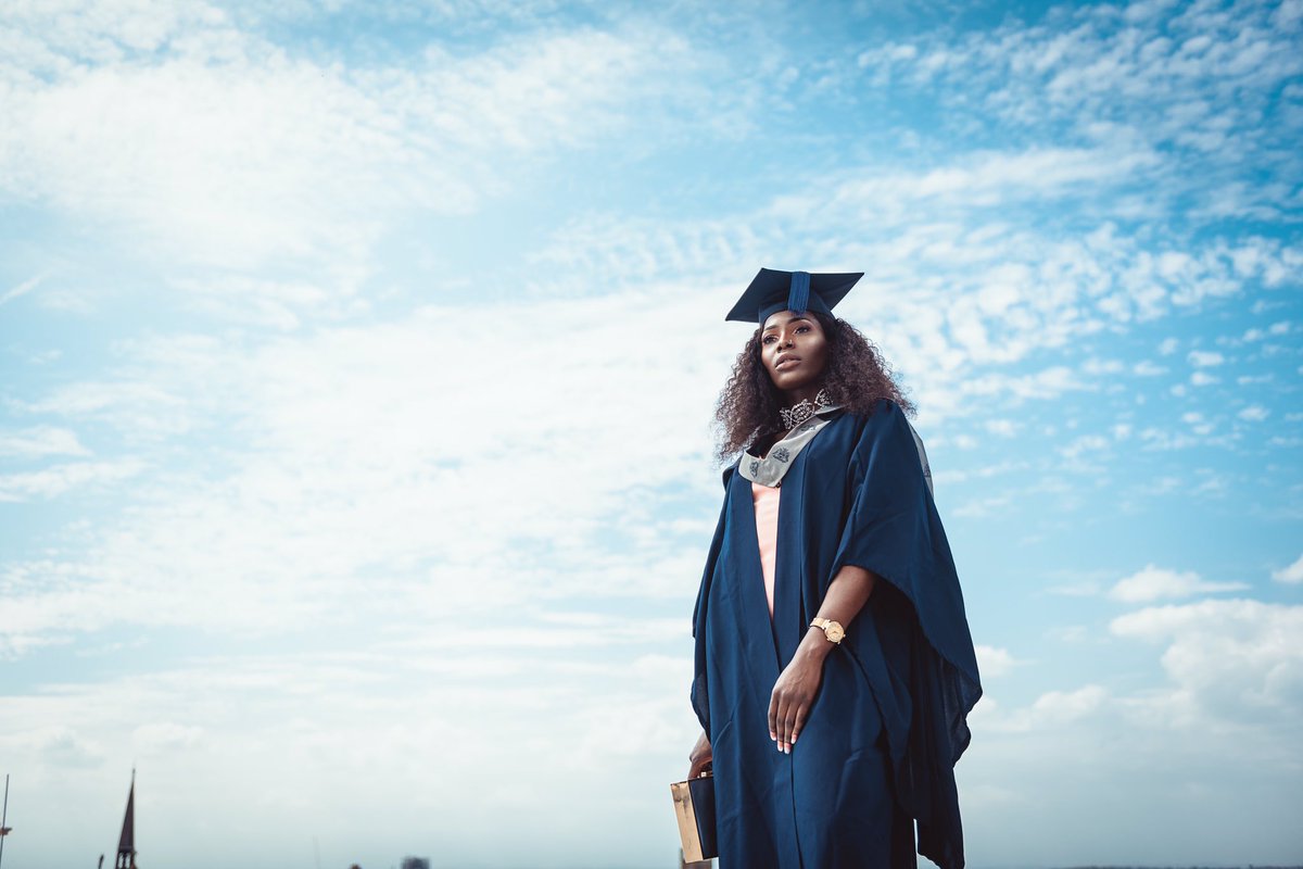 EssodPhoto's tweet image. It's that time of year again! Graduations all week from Liverpool to Manchester to Warwick! Bukky kicking it off in style ! @Osegbenga and @UgoTheGogo know 😌😌