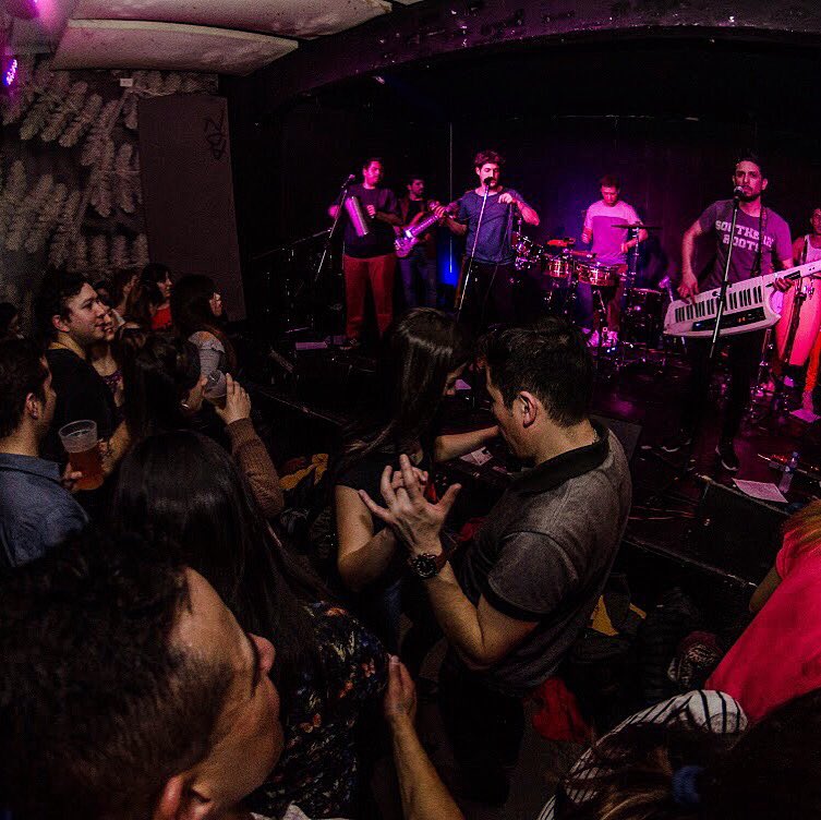 Siga el baile..... hasta el lunes no paramos!!!!!!
El día del amigo 10/7 lo festejamos en <a href="/LatangenT/">La Tangente</a> junto a @esquinaconstitucion No cuelguen con las entradas que la capacidad es limitada!!!
Última fecha de la #chel hasta fines de septiembre!!!!
📷 @okussfotografia