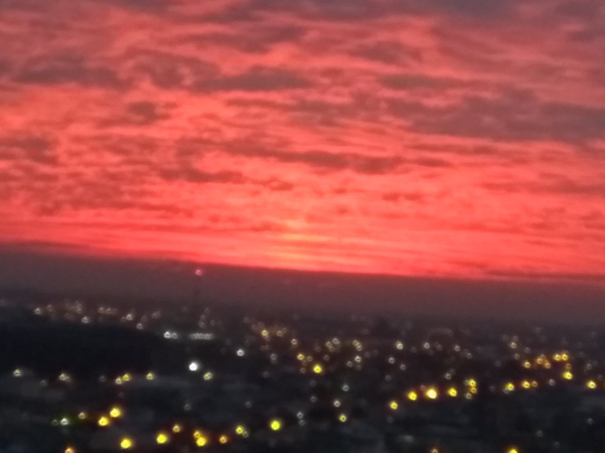 Cirlia4's tweet photo. Bello mi cielo!!!! Bs As. https://t.co/tgU9EbOh48