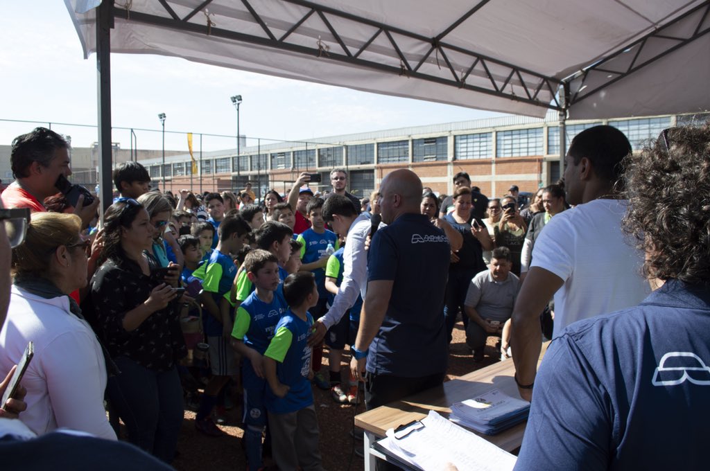 futboltotal_py's tweet photo. Hoy dimos cierre al primer grupo de la colonia de vacaciones con la presencia de Paulo Da Silva y @sa_sa21 😃⚽️ https://t.co/pzlsB3X4gd
