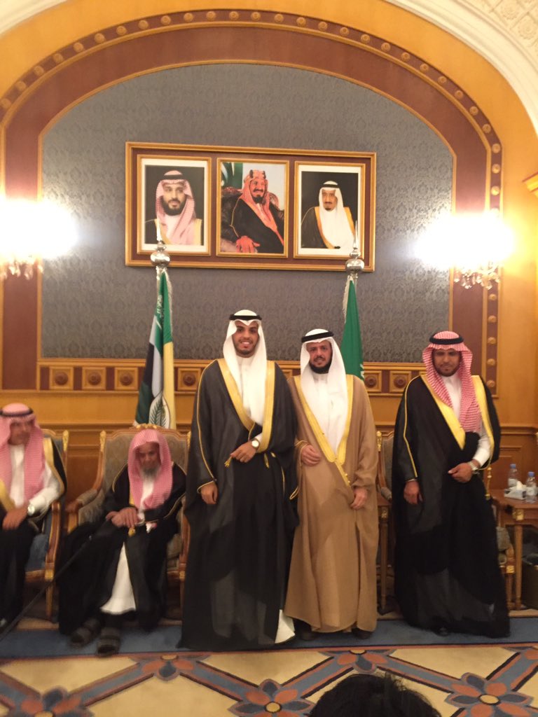 ibessa_11's tweet photo. ابارك لإخي محمد زواج ابنته الي الدكتور عبدالملك الخضير 
الله يوفقهم ويجمع بينهم على خير
@Th3diq443 
@Alissa_Family https://t.co/9MOL92GQwn