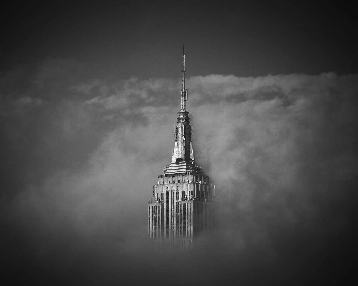 EmpireStateBldg's tweet photo. #VisitorTip: If you’re planning to visit us but unsure about the weather, give us a call before you come to learn about our visibility! 

Tix purchased online are valid for 1yr, so you can come back another day! https://t.co/sve8CpwAEq 

📷: Erdem Uzonoglu https://t.co/ubjFiSjRu3