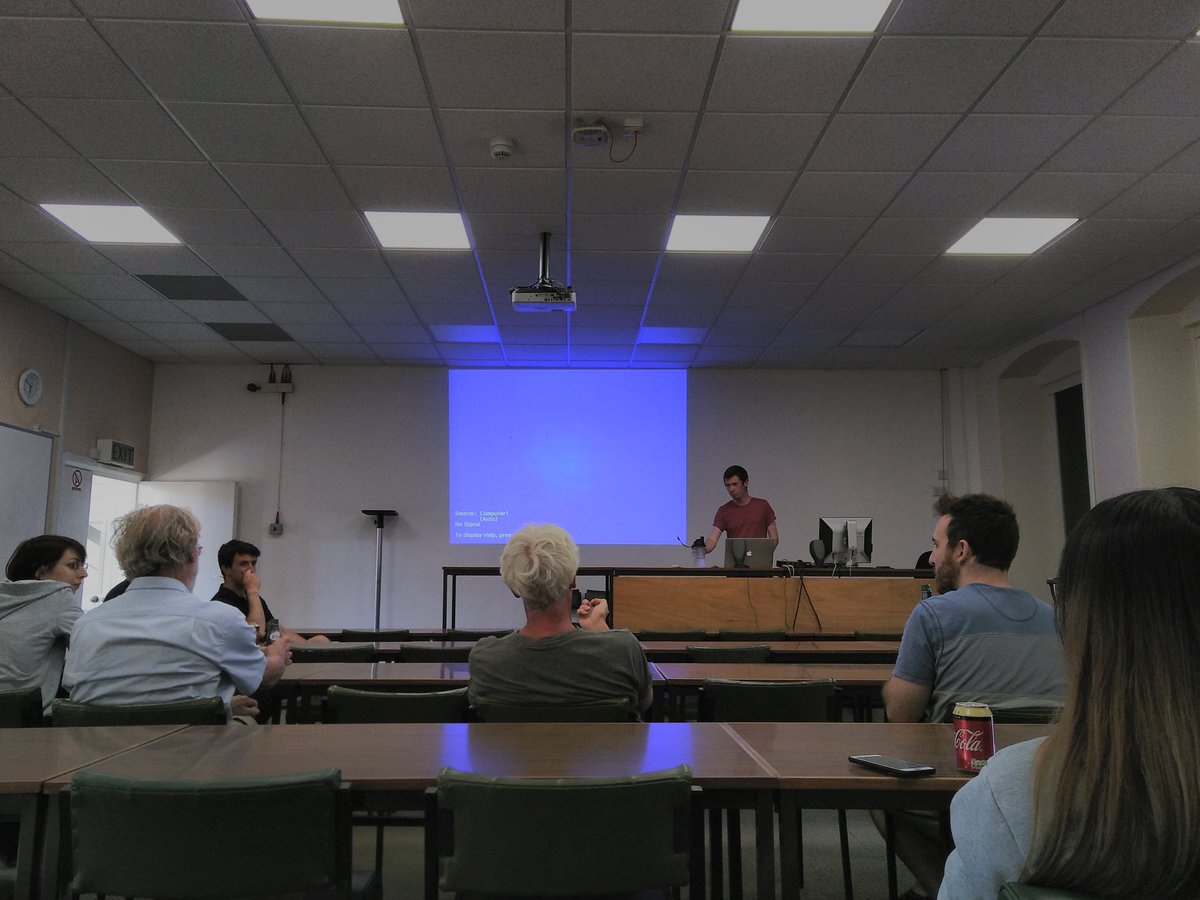 EarthSciCam's tweet photo. An informative & entertaining grad talk from @LukeGrinham . Russian dolls, words like facultative & obligate. All explained. Bonus amusing footage if lizards. #perfecttalk https://t.co/KORw8cJuAZ