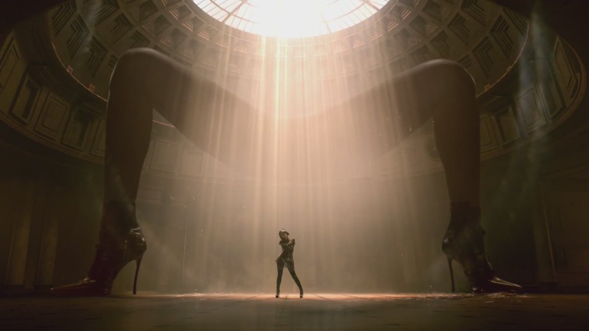 ArianaToday's tweet photo. One of the scenes include Ariana inside The Pantheon, which is the house of all of the Gods in Rome. #GodIsAWomanVideo https://t.co/t4eoF5gxaN
