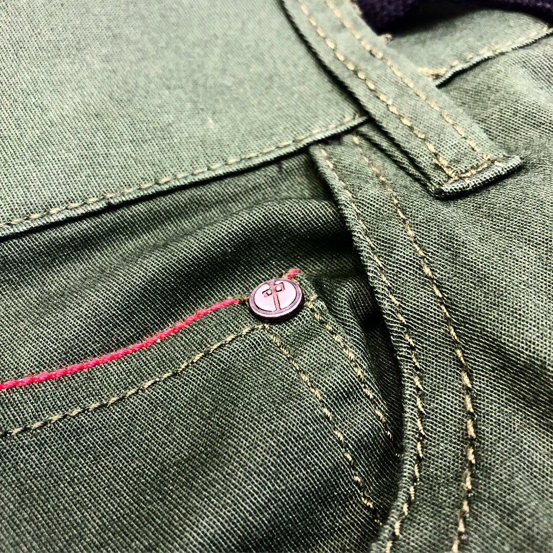 TheRedDragons's tweet photo. New five pocket Read jeans in Army Green. 🀄🇨🇦 #reddragons #ultrastretch #jeans At finer shops across Canada and online at https://t.co/ch63a1iugo https://t.co/mklrvnW26x