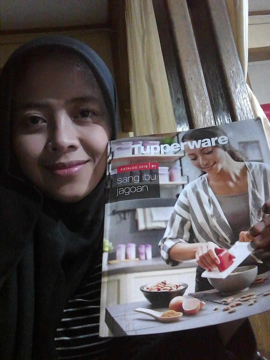Nurfitriyanti_V's tweet photo. @tupperwareID Penampilan #KatalogTupperware semakin cantik π secantik produk @tupperwareID yang berkualitas tinggi π dan bergaransi seumur hidup.
#SelfieWithCatalog
Ikutan yuk
@smulyani23 @wiekamil @inur212 @AanDaryani @d7d17d19d64b433 https://t.co/BQueZu0eLj