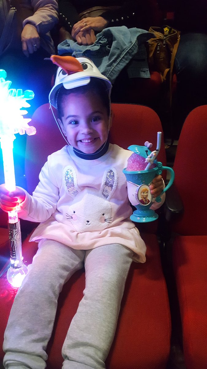 Schipp_J's tweet photo. The excitement is priceless!!!! #DisneyOnIce @DisneyOnIce https://t.co/VuedoX6jk5