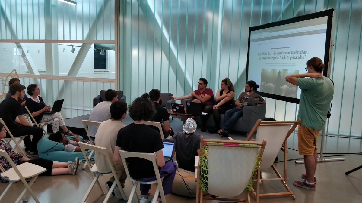 TBKmedialab's tweet image. Gracias a la gente de #trackula como @sofipros @ssice @pablo @gpul_ podemos proteger mejor nuestra privacidad en la red.