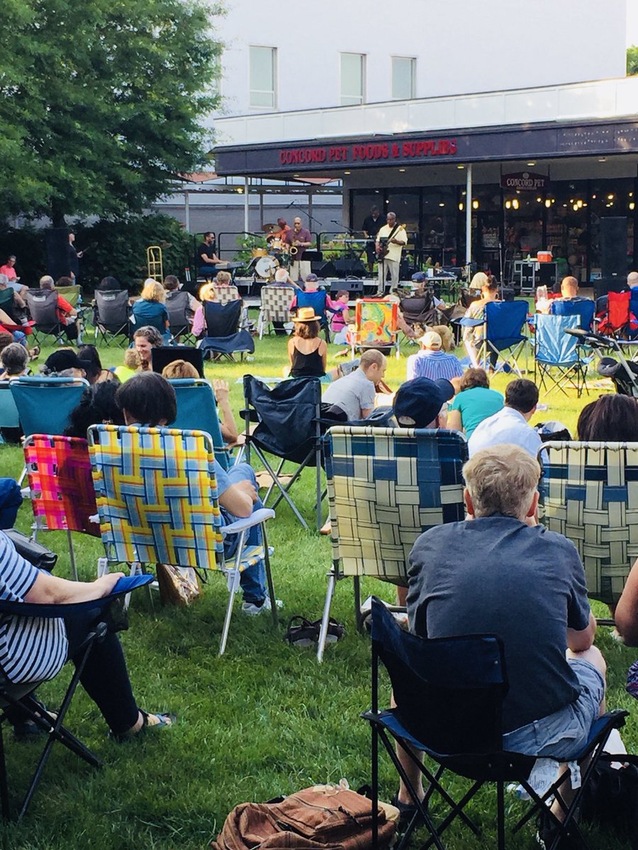 ArtsPrinceton's tweet photo. Nothin’ but blue skies last night @psc301harrison with 500+ for DC Fusion 🎶 &amp; @lillipies 😋 ice cream sandwiches! Next up: Reggae with Trinidelphia + Caribbean Chix BBQ &amp; summer swag courtesy of @SmithsAceNJ 7/19, 6pm. #ACPsummer18 @WEareEDENS https://t.co/fNhMFVMKmv