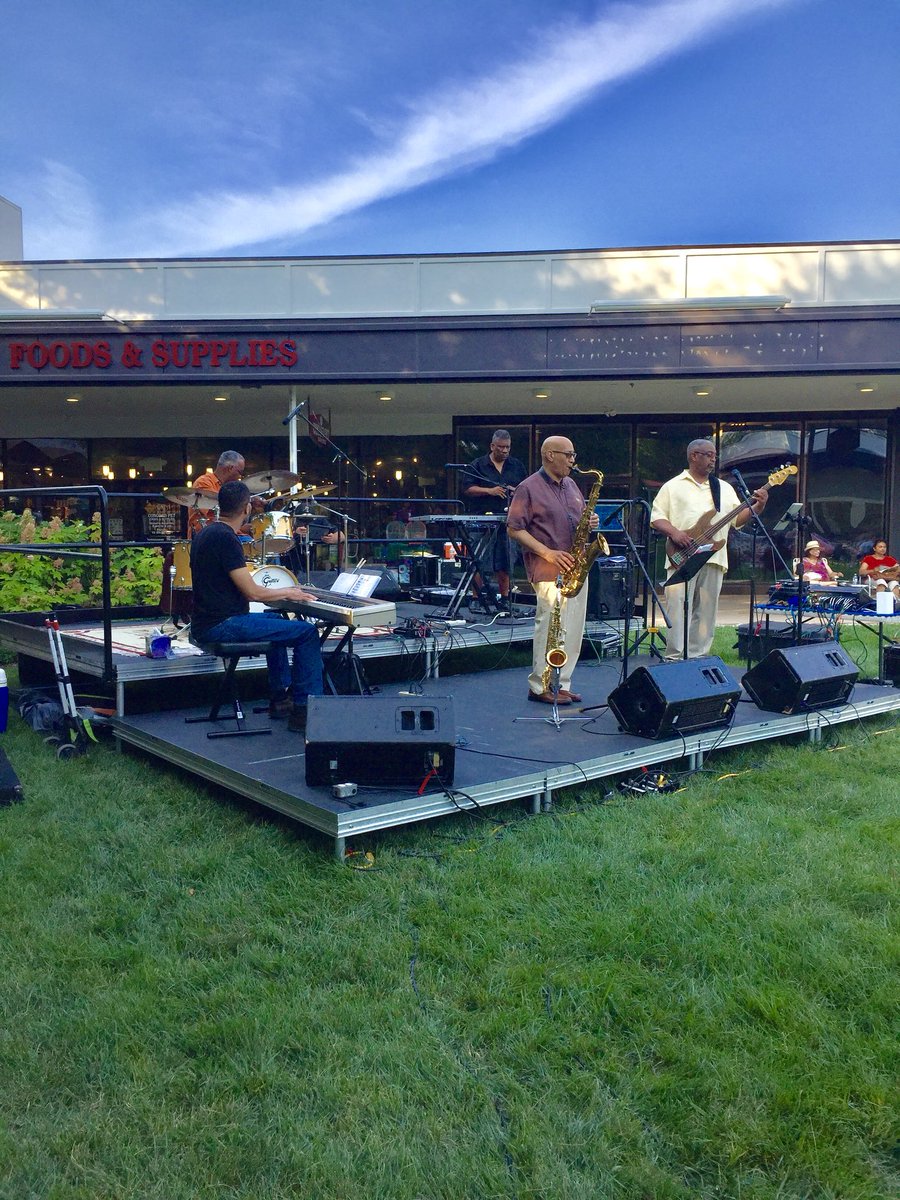 ArtsPrinceton's tweet photo. Nothin’ but blue skies last night @psc301harrison with 500+ for DC Fusion 🎶 &amp; @lillipies 😋 ice cream sandwiches! Next up: Reggae with Trinidelphia + Caribbean Chix BBQ &amp; summer swag courtesy of @SmithsAceNJ 7/19, 6pm. #ACPsummer18 @WEareEDENS https://t.co/fNhMFVMKmv