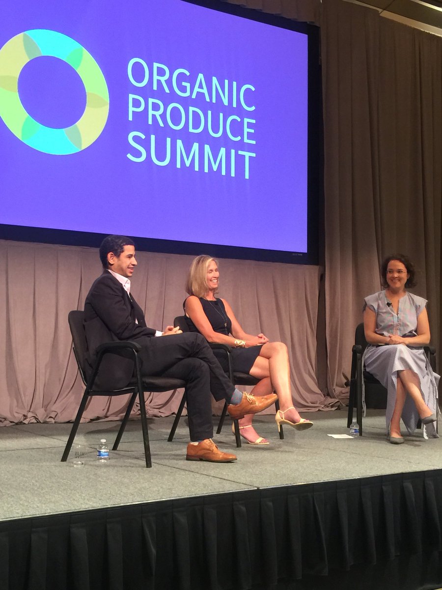 lauraevansmedia's tweet photo. Clearly passionate about storytelling, messaging and solution based journalism. Lots of animated hand gesturing here. 😂 Great to be part of this panel at the @OrgProduceSum with @ashleykoff and @anahadoconnor #ops2018 https://t.co/vLUxuLOrdt