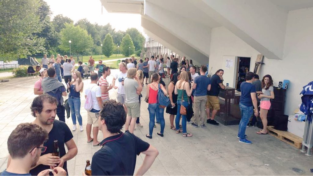 WorldSPEEDorg's tweet photo. SPEED has jointly organized an annual BBQ event with IEEE on 4th July 2018 at AAU, Klagenfurt, Austria. More than 100 students attended and received information about SPEED. We appreciated the support from IEEE. We hope that there will be more joint events in the future with IEEE https://t.co/xQhbJbp2bq