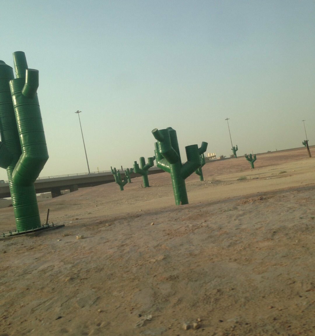 karemhamd92's tweet photo. قيمة شجرة البلاستيك الواحده كفيله بزراعة على الأقل ٢٠ شجرة من البيئة مثل السدر والغاف والقرض اللتي لا تستهلك ماء ولها فائدة بيئة 

#اوقفوا_اشجار_البلاستيك https://t.co/9te3BaTGqG