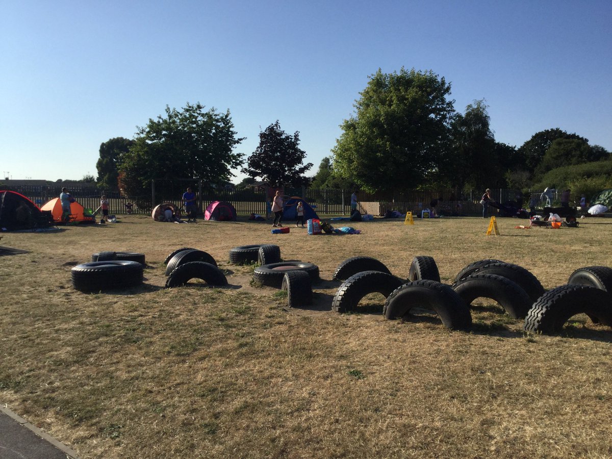 BurrsvilleInfs's tweet photo. Our year 2 families have started arriving! #exciting #sleepingunderthestars #7before7 #exceptionalopportunities https://t.co/cFEYu0SQGd